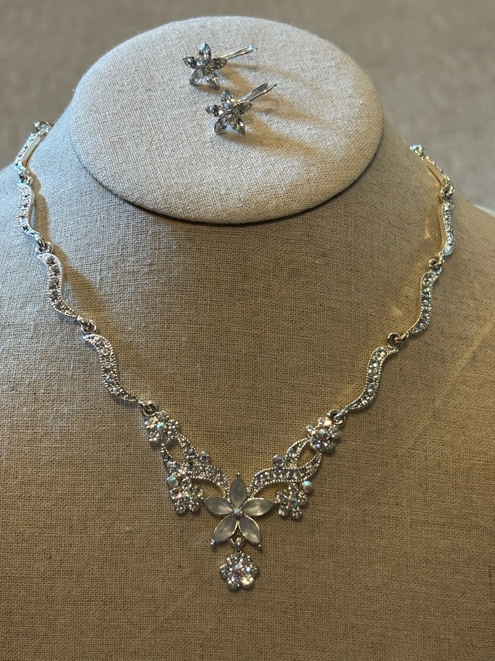 Wedding Silver tone Crystal Floral Necklace & earring set- Women's Jewelry
